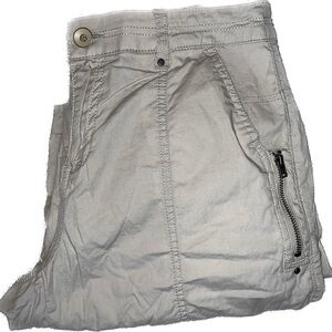 Style & Co Beige Cargo Shorts with Zipper Pocket